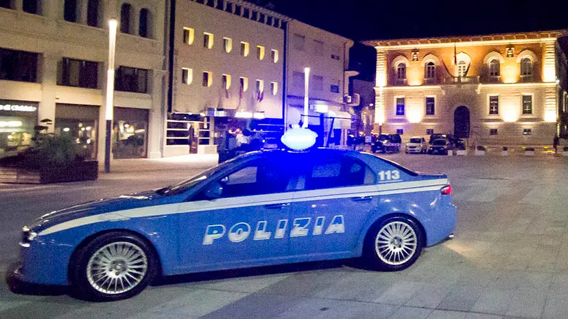 Altran Monfalcone-24.09.2011 Controlli incrociati-Polizia-Finanza-Capitaneria-Vie centrali-Monfalcone-foto di Katia Bonaventura