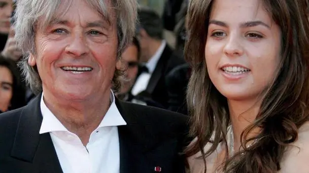 French actor Alain Delon (L) arrives with his daughter Anouchka for the closing ceremony of the 60th Cannes Film Festival, 27 May 2007, in Cannes, France. ANSA/CHRISTOPHE KARABA