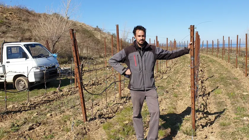 Martin Merlak, uno dei giovani agricoltori operativi sulla collina di Monte d’Oro