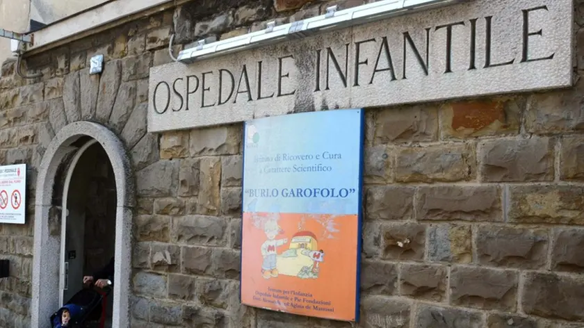 L'ingresso dell'ospedale infantile