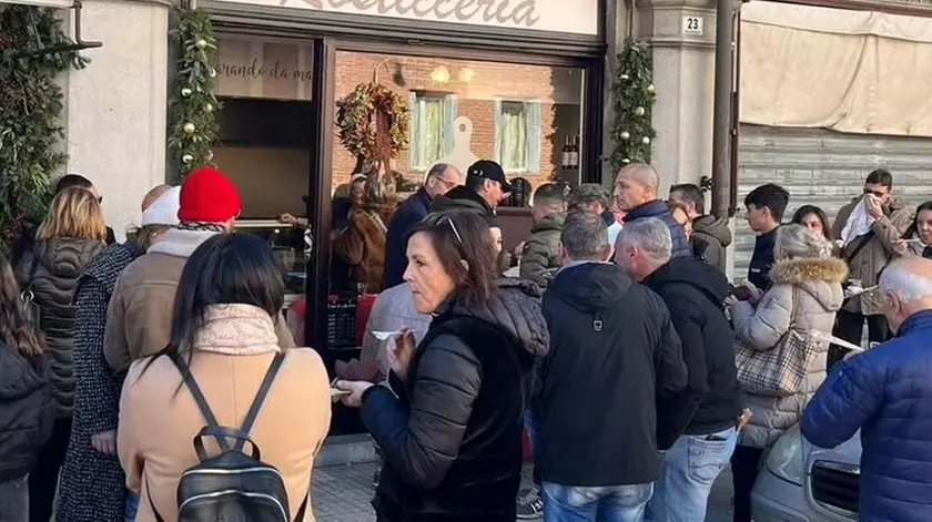 La nuova rosticceria attorno al mercato coperto