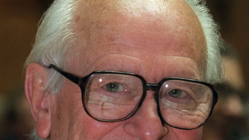 Italian genetist Luigi Luca Cavalli-Sforza similes as he receives the prestige Balzan prize in Bern, Tuesday, 16 November, 1999, for his work about human evolution. ANSA/JUERG MUELLER