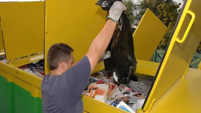 Bumbaca Gorizia Isola ecologica Straccis