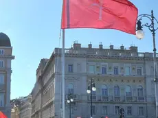 Foto BRUNI TRieste 16.09.12 manifestazione con alza bandiera sul Molo Audace di Trieste Libera