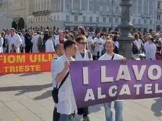 Foto Bruni 25.04.15 Alcatel: manifestazione con sindacati dalla Serracchiani