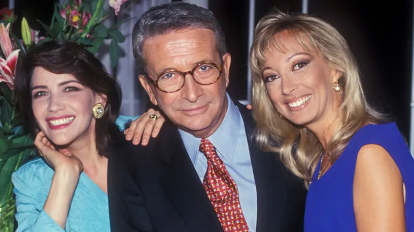 1994 Roma, trasmissione televisiva Le mille e una notte del Tappeto volante, nella foto Melba Ruffo di Calabria, Luciano Rispoli e Rita Forte