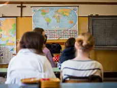 Lezione a scuola in una foto di archivio