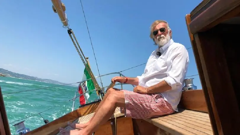 Mauro Pelaschier in barca a vela