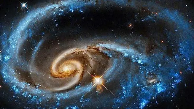 Un'immagine tratta dal sito del Miur che ha ospitato in streaming la diretta per l'annuncio delle nuove scoperte sulle onde gravitazionali e sulla nuova astronomia, chiamata 'multimessaggero' in quanto è il risultato di osservazioni basate su segnali di tipo diverso. Roma, 16 ottobre 2017. ANSA/ MIUR +++ NO SALES - EDITORIAL USE ONLY +++
