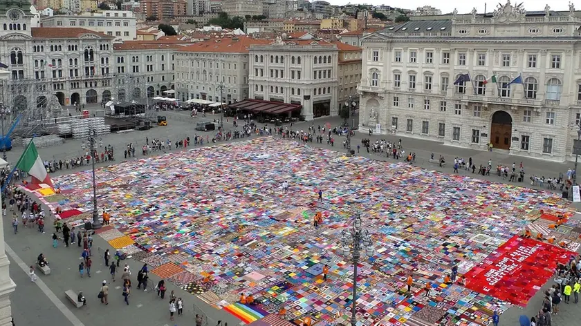 Lasorte Trieste 20/06/15 - Piazza Unità, La Coperta più Grande del Mondo