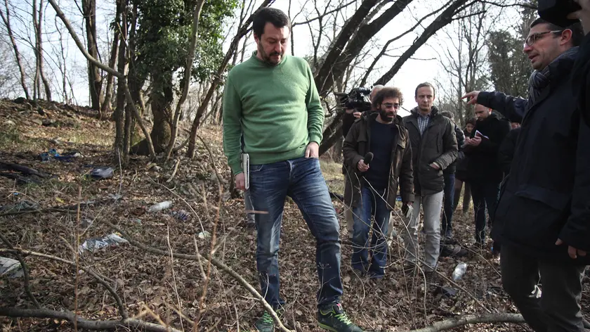 Matteo Salvini nei boschi di Padriciano (Lasorte)