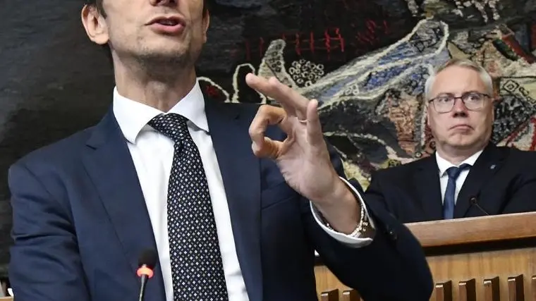 In primo piano il presidente della Regione Massimiliano Fedriga