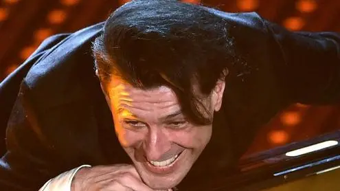 Italian musician Ezio Bosso performs on stage during the Sanremo Italian Song Festival at the Ariston theater in Sanremo, Italy, 10 Februaty 2016. The 66th Festival della Canzone Italiana runs from 09 to 13 February. ANSA/ETTORE FERRARI ........