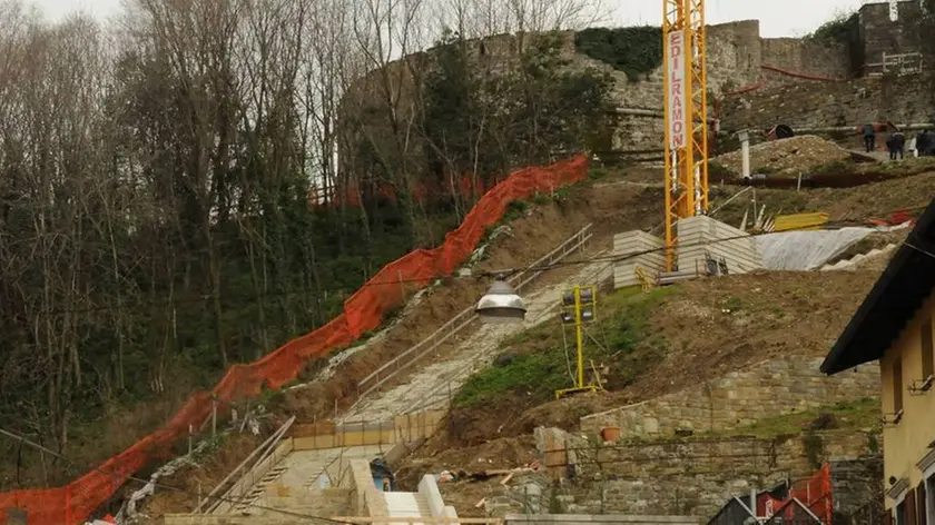 Bumbaca Gorizia 03.04.2013 Lavori ascensore Castello - Fotografia di Pierluigi Bumbaca