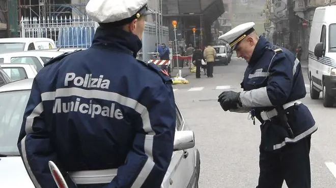BRUNI TRIESTE 26 02 08 CONTROLLI DELLA POLIZIA MUNIC ALLE LIMITAZIONI SUL TRAFFICO