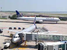 Aerei della compagnia United Airlines sulla pista dello scalo di Venezia