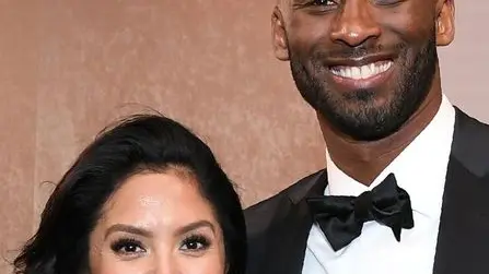 (FILES) In this file photo taken on March 04, 2018 US actor and basketball player Kobe Bryant anf his wife Vanessa Laine Bryant attend the 90th Annual Academy Awards Governors Ball at the Hollywood & Highland Center in Hollywood, California. - NBA legend Kobe Bryant died Sunday when a helicopter crashed and burst into flames in foggy conditions in suburban Los Angeles, killing all nine people on board and plunging the sports world into mourning. (Photo by ANGELA WEISS / AFP)