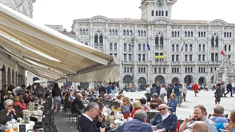 Lasorte Trieste 17/04/16 - Piazza Unità, Turisti, Specchi