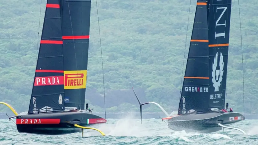 Luna Rossa in azione contro Ineos