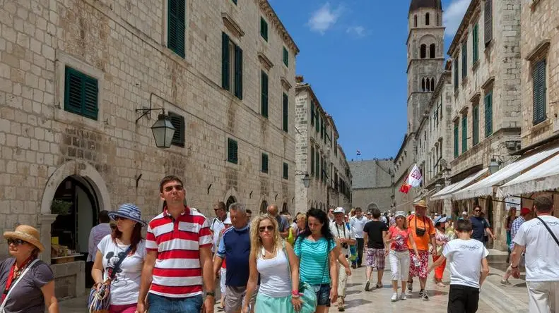 Tourists walk the streets of the old town of Dubrovnik, Croatia, 28 June 2013. Croatia will join the European Union on 1 July 2013 with fireworks and fanfare, but also many questions about whether it is ready to live up to the standards to which it professes. ANSA/STRINGER