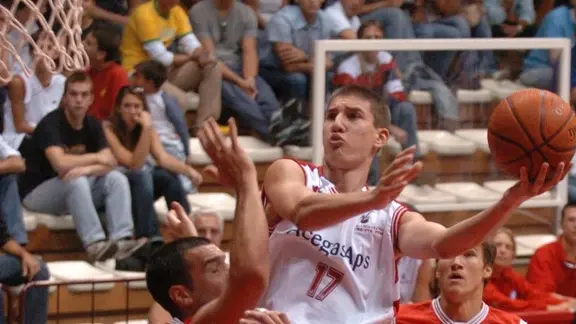 Foto BRUNI trieste 19 09 04 Basket TS-Marco Diviach