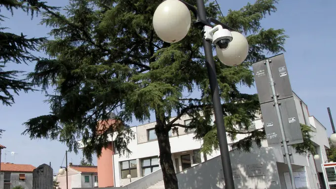 telecamera-Piazza Dante-Staranzano-foto di Katia Bonaventura