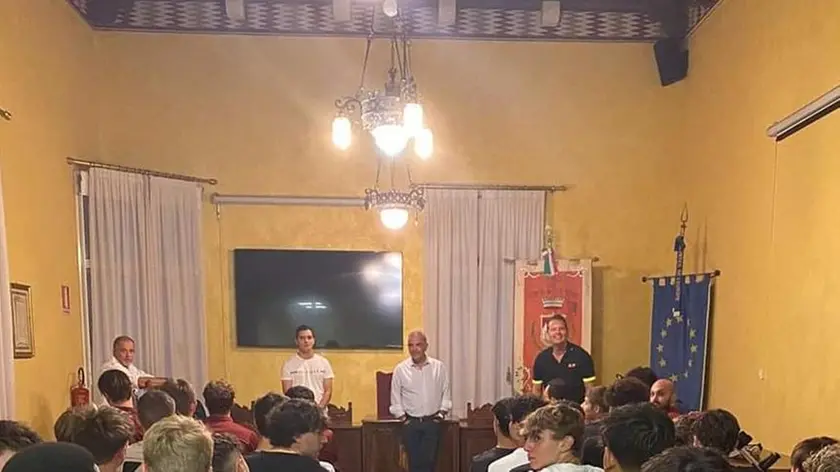 Il Ronchi calcio nella sala del municipio