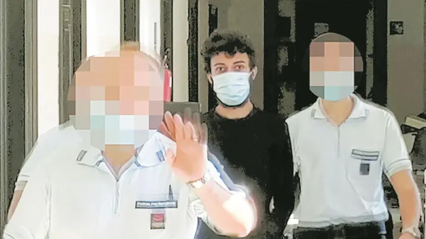 Sherif Wahdan scortato in Tribunale dagli agenti della Polizia penitenziaria