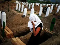 Il dolore di una donna musulmana a Srebrenica