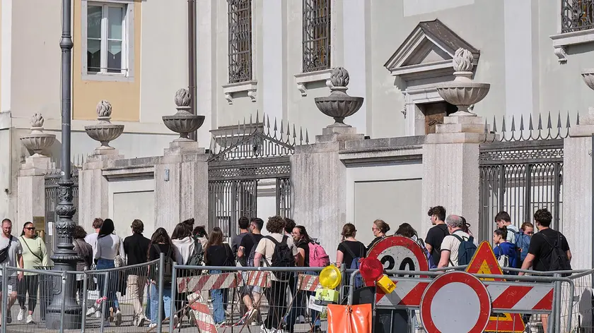 L’area delimitata dopo il cedimento stradale Foto Silvano