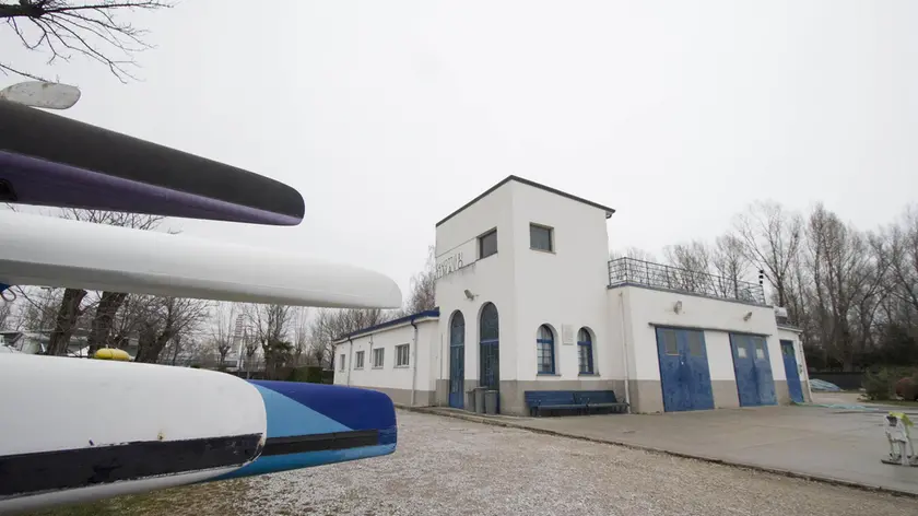 La storica sede della Società canottieri Timavo, la più antica a Monfalcone Foto Katia Bonaventura