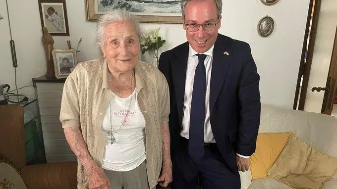 Paola Del Din con l'ambasciatore inglese