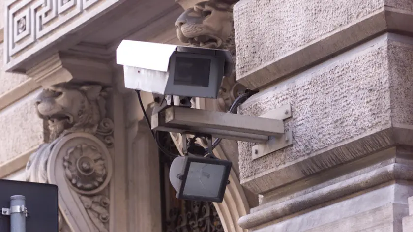 Una telecamera della videosorveglianza (Foto di archivio)