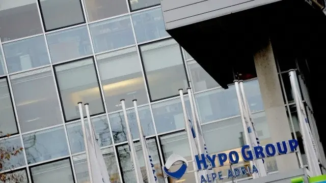 La sede centrale dell'Hypo Group Alpe Adria di Klagenfurt