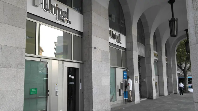 Lasorte Trieste 31/08/15 - Piazza Oberdan, Unipol Banca, Rapina