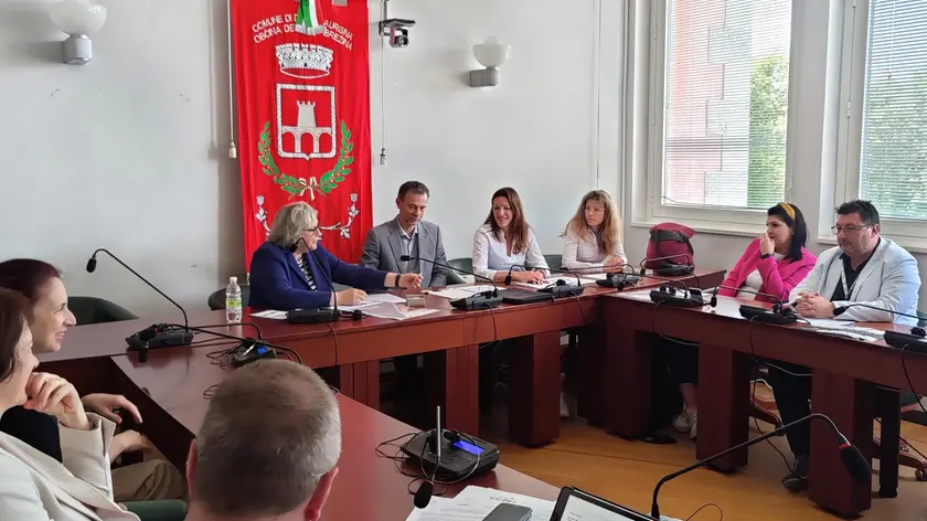 La presentazione di ieri nella sala del Consiglio comunale di Duino Aurisina. Andrea Lasorte