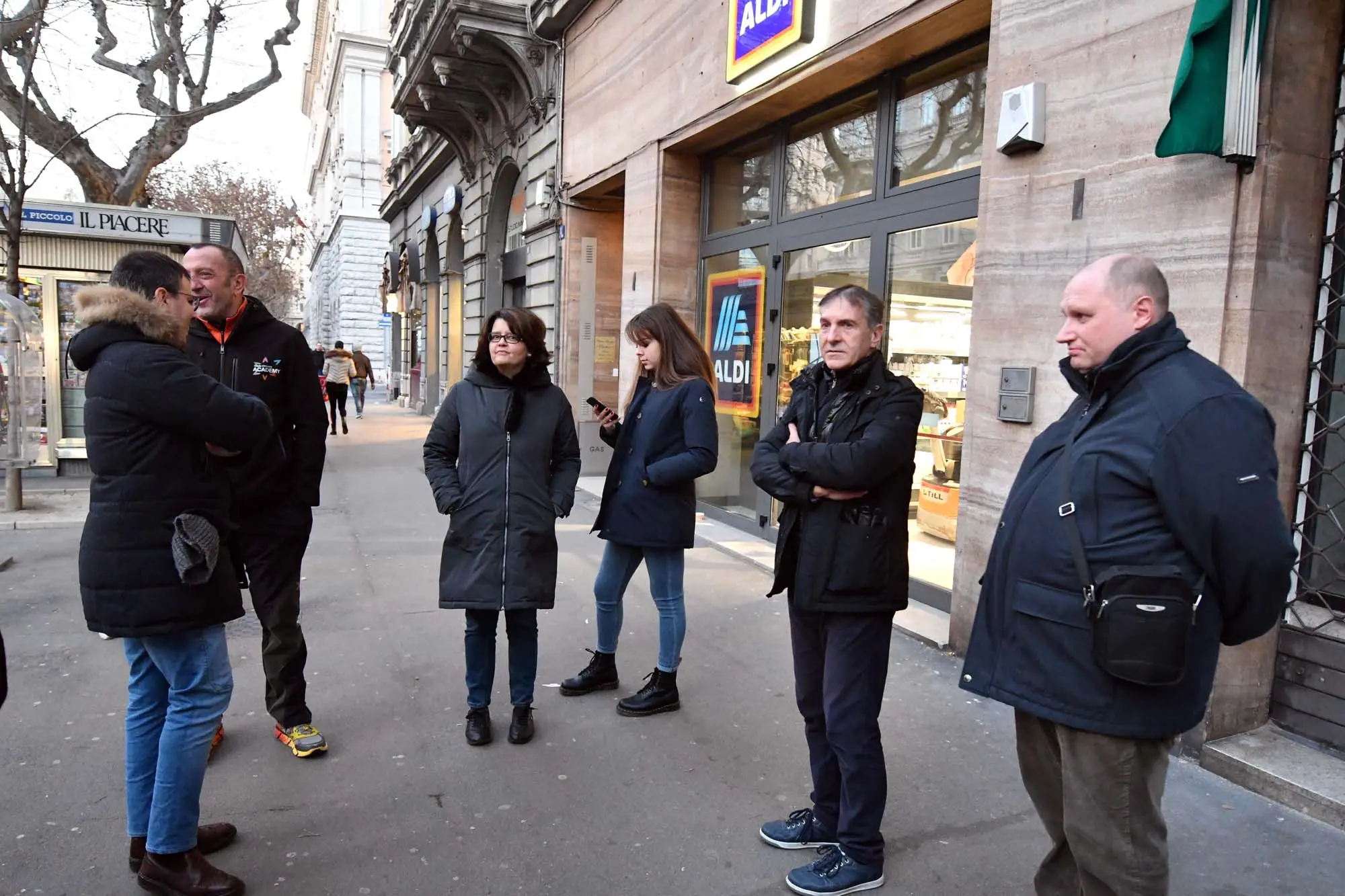 Foto BRUNI 05.01.2019 Forza- Italia in via Carducci-sit contro Polidori