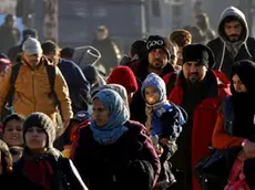 Un gruppo di migranti lungo la rotta dei Balcani