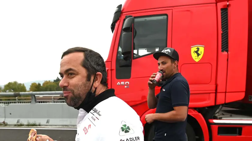 Foto BRUNI Trieste 04.11.2020 La carovana della F1 attende l'imbarco