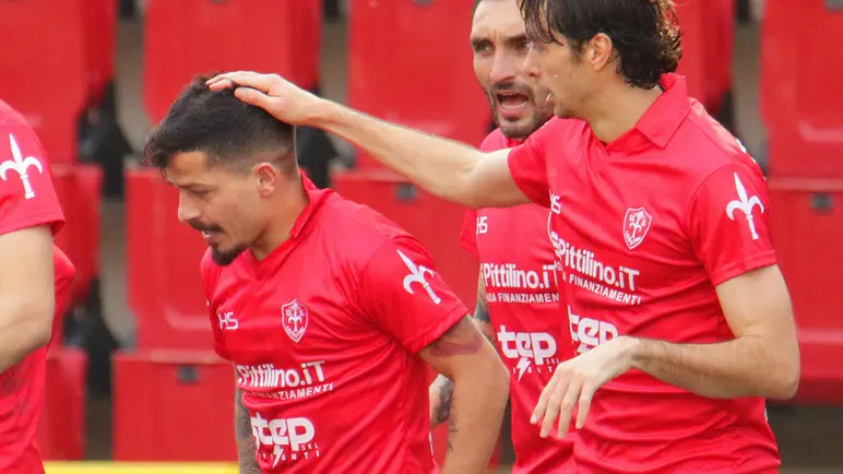 Lasorte Trieste 16/02/20 - Serie C, Triestina - Vis Pesaro, Esultanza Sarno gol 2 - 0