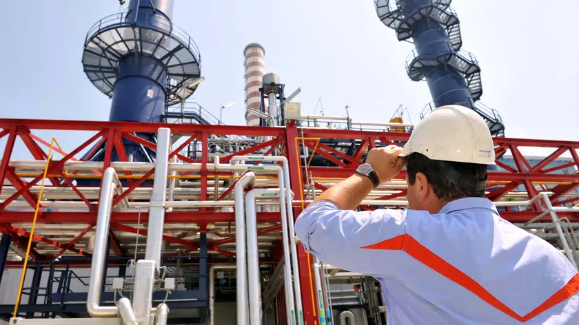 CENTRALE ELETTRICA IDROGENO ENEL ANDREA PALLADIO OPERAIO..(b. 63).Immagine Imagoeconomica_464827.jpg da ireope host GRR7 @autore Sergio Oliverio Imagoeconomica