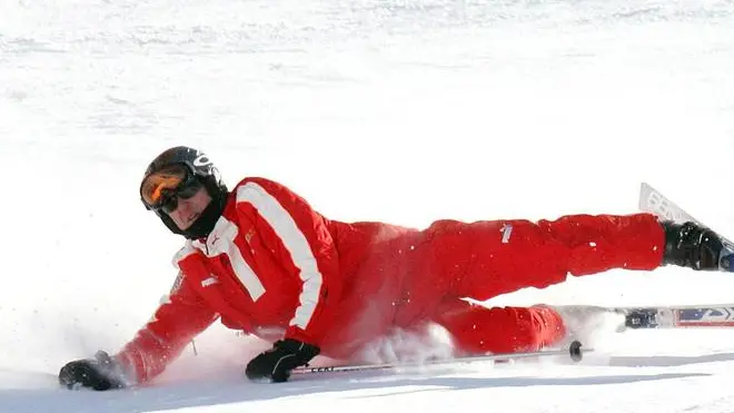 (FILE) A file picture dated 13 January 2006 shows the German Formula One pilot Michael Schumacher falling in Madonna di Campiglio, Italy. ANSA/GIORGIO BENVENUTI
