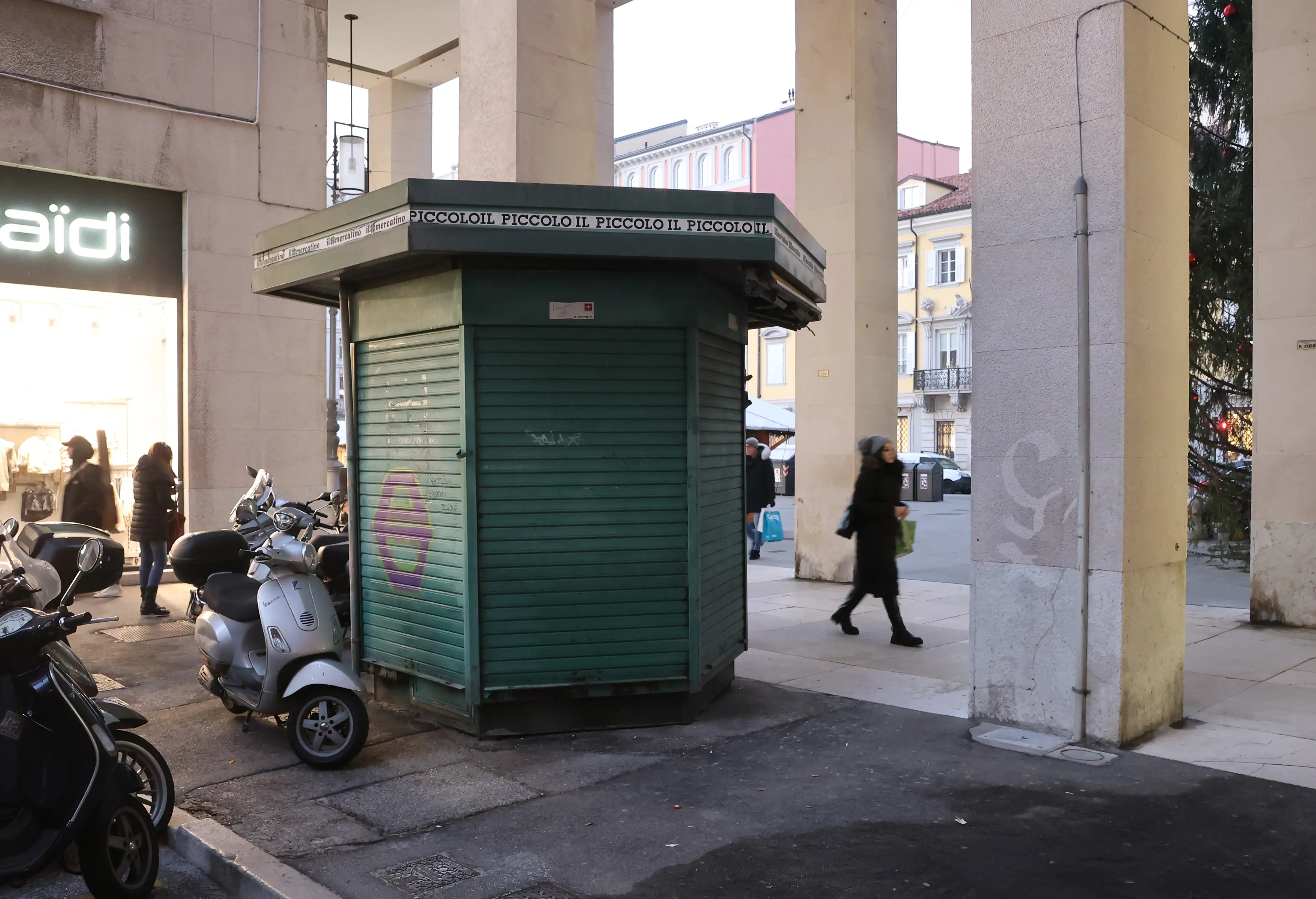 L’ex edicola di piazza Borsa non rientra nelle postazioni da assegnare Foto Lasorte