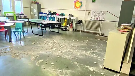 Il corridoio della scuola San Giusto dov’è avvenuto il crollo