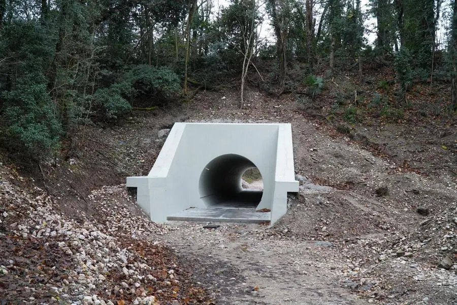 Un piccolo tunnel di attraversamento Foto Marega