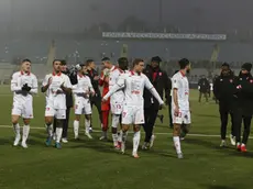 I giocatori della Triestina al termine del match vinto 3-2 a Novara Foto Mariani/Lasorte