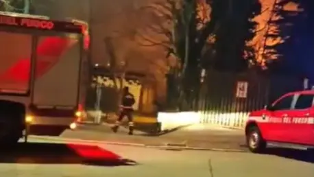 L'intervento dei vigili del fuoco giovedì sera in via Petracco