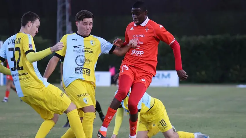 Omar Correia è stato, dopo il portiere Roos, il giocatore alabardato finora più utilizzato foto Mariani/Lasorte