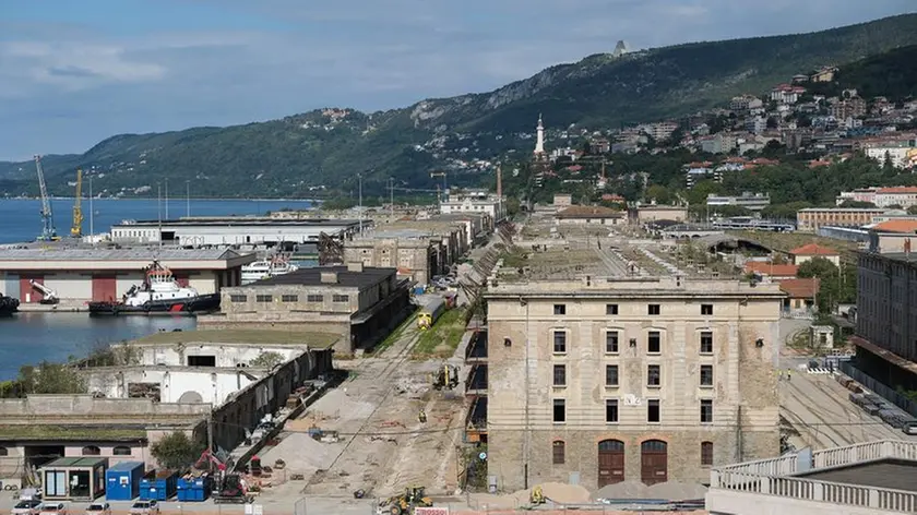 Il Porto Vecchio di Trieste fotografato da Massimo Silvano