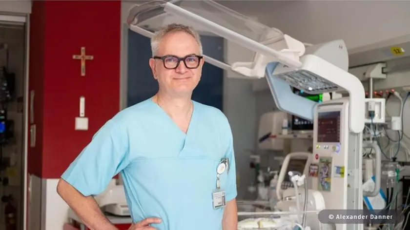 Il medico austriaco Berndt Urlesberger in una foto di Alexander Danner concessa a Il Piccolo dal quotidiano Kleinezeitung